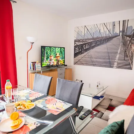 Abracadabra Flat France Suisse סאן לואיס